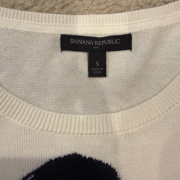 Banana Republic Ivory Crewneck Sweater with Black Bow - Picture 3 of 6